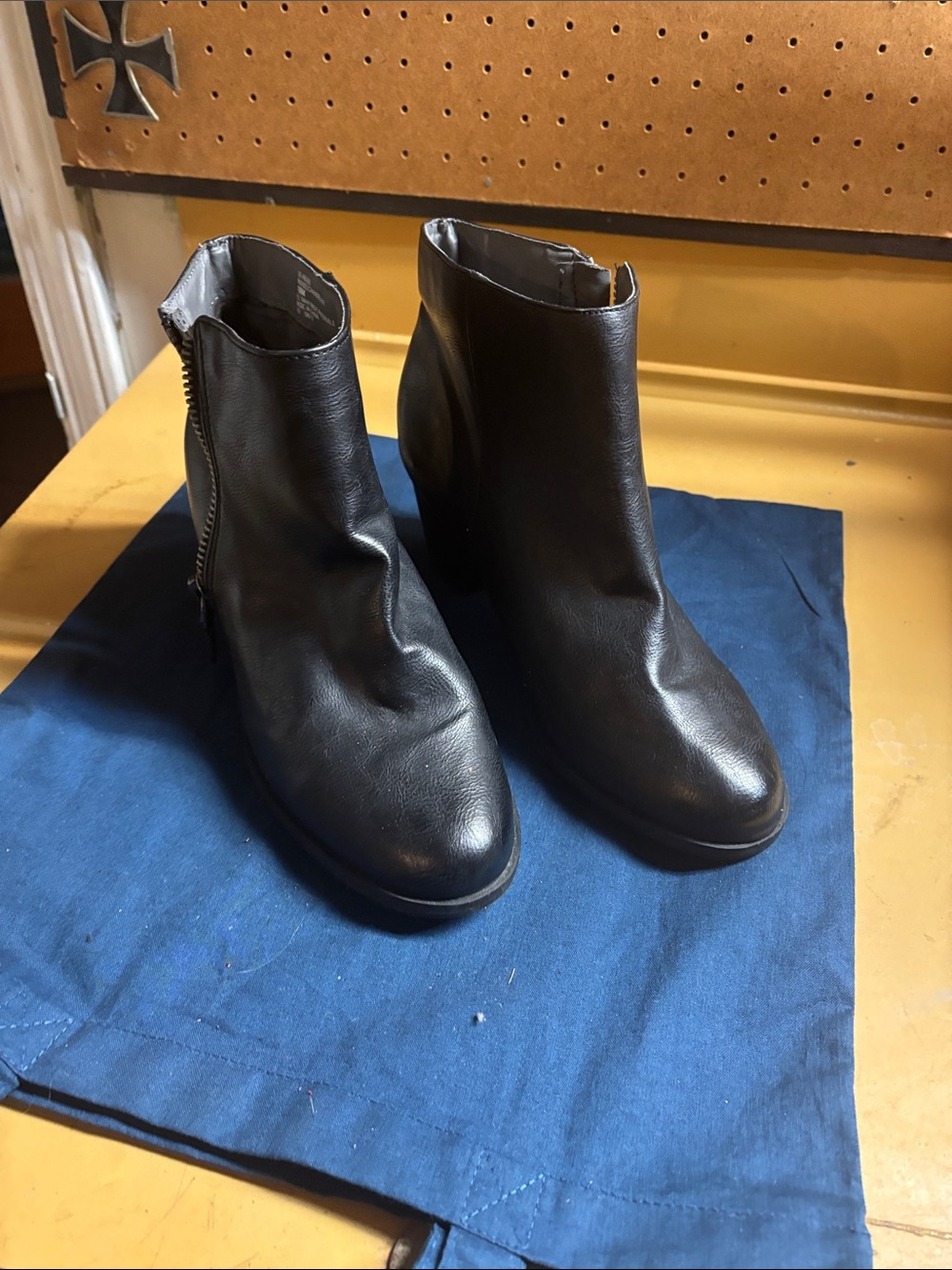 Rialto Black Leather Ankle Booties with Side Zip